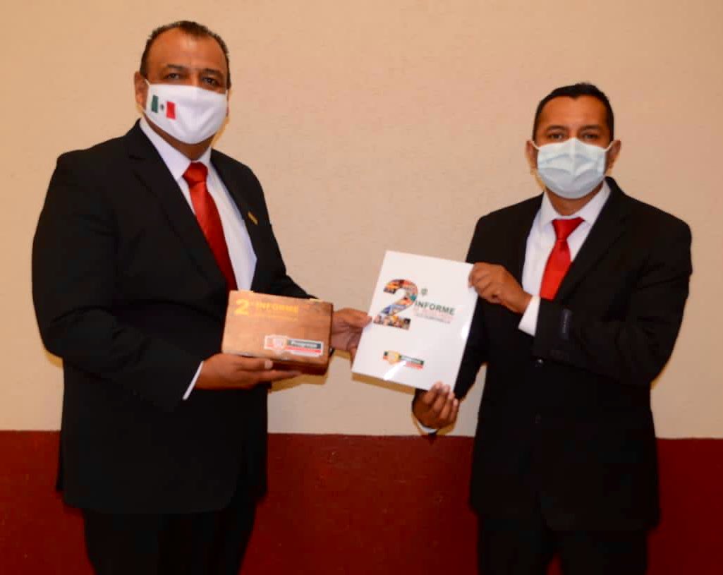 Cada vez que un servidor público emanado del PRI, se reúne con su partido, en su hogar ideológico y con sus compañer@s, lo mejor de nosotros se fortalece.

El primer priista de #Progreso, #Coahuila, <a href="/licoquintanilla/">LICO QUINTANILLA</a>, entregó al <a href="/priprogreso1/">priprogreso</a>, su Segundo Informe de Resultados.