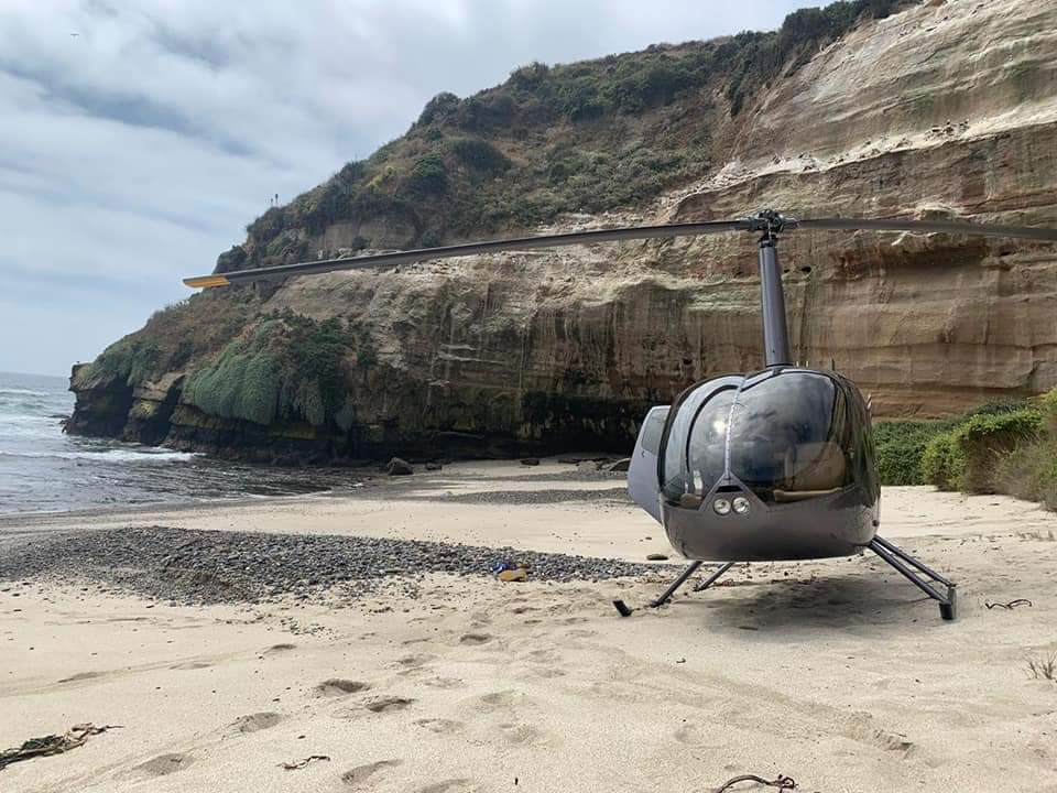 Aquí el que quiere ser famoso aterrizando en una zona protegida de los Acantilados de Quirilluca, zona de nidificacion del ave piquero. 🤡🤡🤮🤮