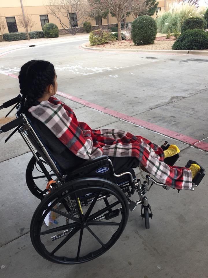 Kristiantayyy's tweet image. three years ago today @damn1sam was fighting for her life after a drunk driver hit her on her way home for winter break. this past weekend she graduated Magna Cum Laude from Sul Ross University. IM BEYOND PROUD OF HER😭♥️ she’s the strongest person i know. congratulations sam🎓♥️