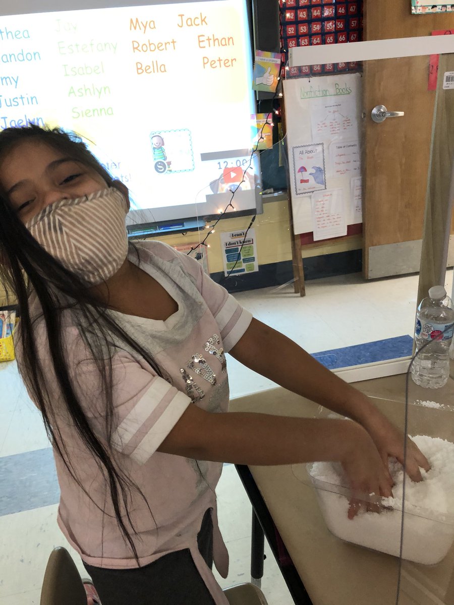 First we made magic snow ❄️, then the real snow came!! ⛄️ <a href="/NSE_Dalers/">NSE_Dalers</a> thank you <a href="/Ms_McKnight1/">Lauren McKnight</a> !!