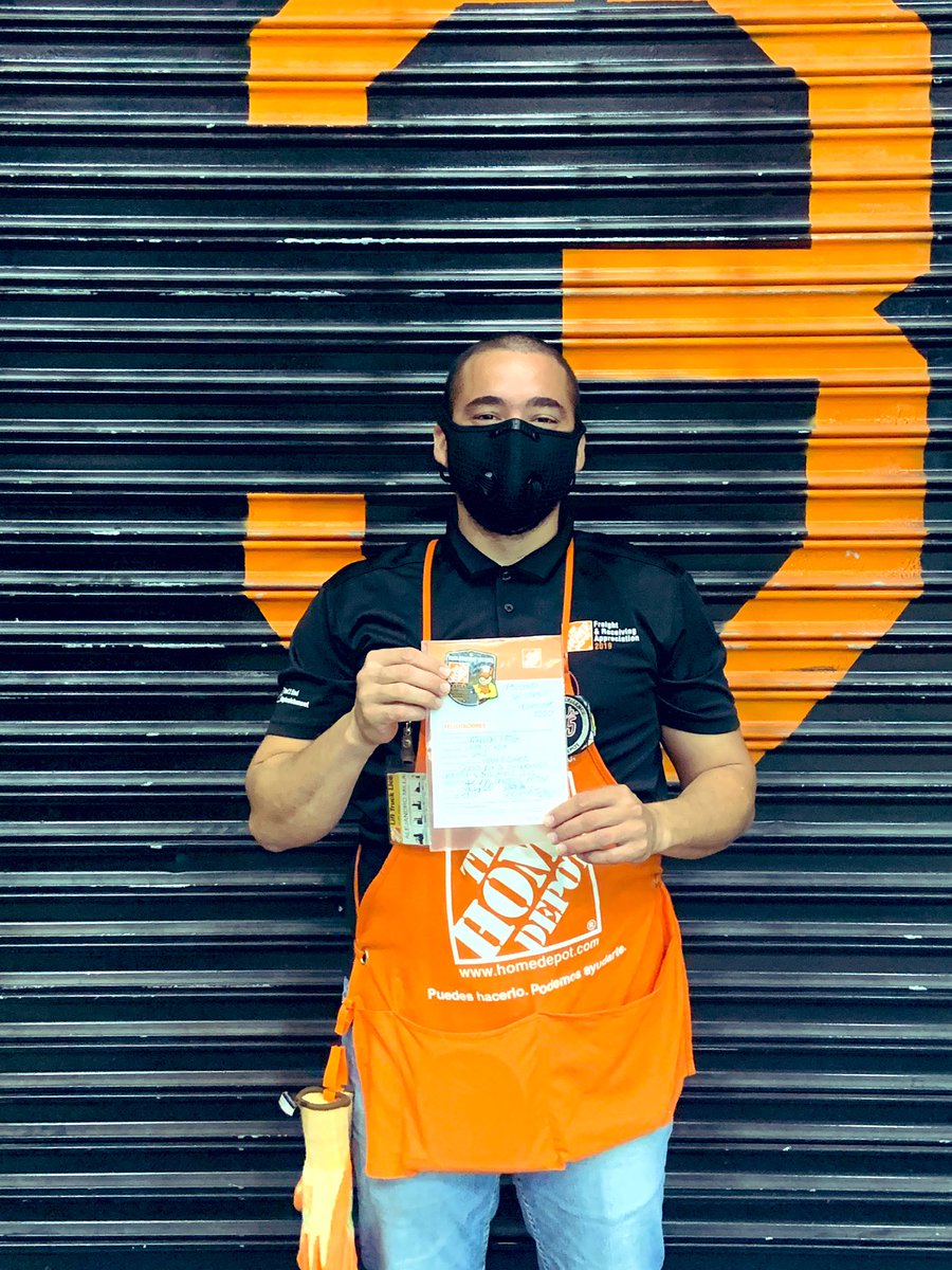 JenniferPR02's tweet photo. #tbt 💫Associate of the month November 2020. Alejandro Millan thank you for your consistency and commitment to everything you do. Always ahead!😎🌟 #FreightTeam6402 #Team6402 #myteam https://t.co/QkQxe2um0X