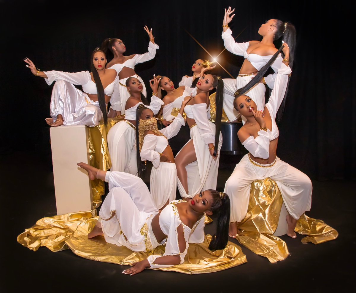 UAPBM4's tweet photo. Introducing the 2020-2021 M4 Golden Girls ✨#UAPB #UAPBM4GoldenGirls 
📷: @caryclaytonmedia https://t.co/KQwMNeKrqx