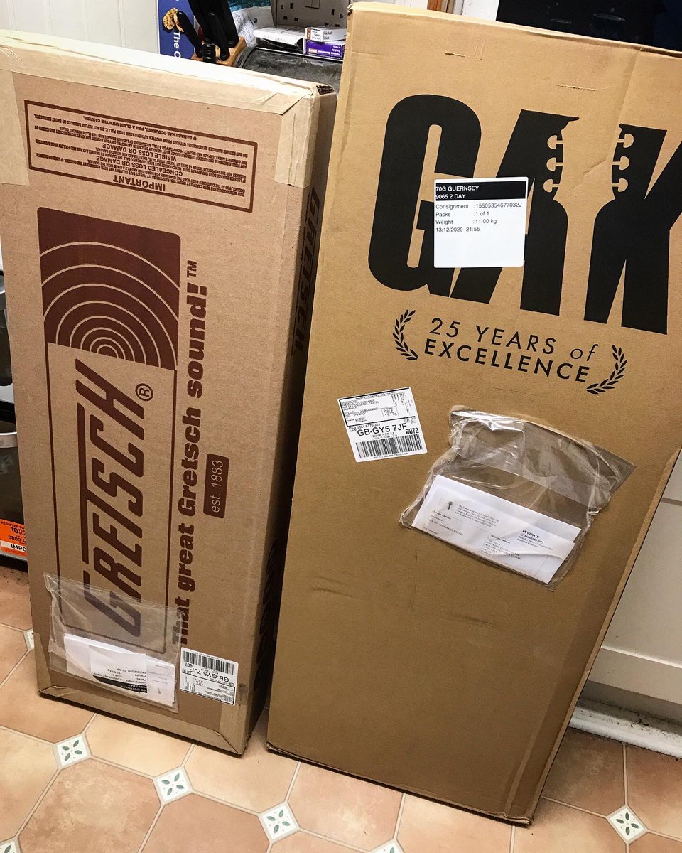 gretsch's tweet photo. In this case, a combo gift rocks! #repost 📷: @TomGirard: Late birthday/early Christmas present then... #guitar #gretschguitars #electricguitar #tigerarmy #nick13 @tigerarmy @nick13official @GretschUSA @gretsch @GAK_CO_UK https://t.co/ksSGTTAc9Z