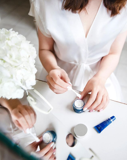 Absolute luxury for your lips. 🧖

One of our best-sellers is the Perfect Pout Lip Mask + Lip Balm Duo, and its no wonder why. Featuring a once daily treatment for naturally fuller, smoother lips and SPF sun protection hydrating balm, this set makes a difference in just one use!