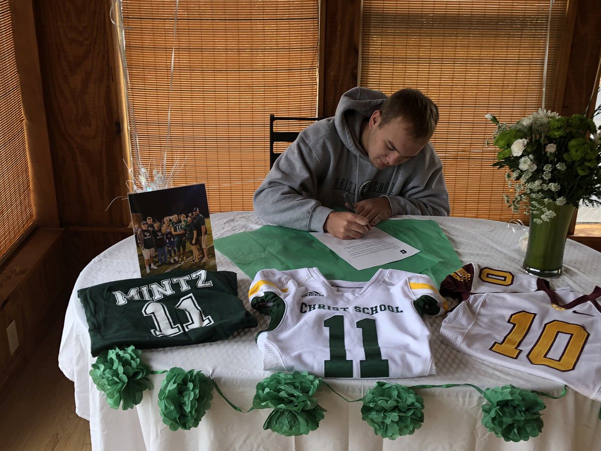 It's official! 

Cade Mintz '21 <a href="/CadeMintz/">Cade Mintz</a> signed to play college football for Charlotte on Wednesday. 

Congratulations, Cade! <a href="/Charlotte49ers/">Charlotte 49ers</a>