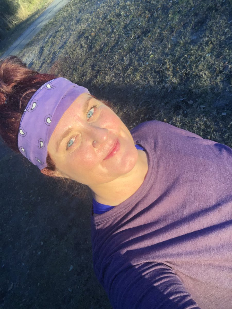 RuschAudrey's tweet photo. MPC M11C1S1 + 2 miles of intervals and feelin cute and eyes poppin 😝🥰 Even though legs are on fire #NoFilter #WorkoutGlow #intervalrunning #getfit #VeganAthlete #LegDay #getoutdoors #beautifulday #MPC2020 #MyPeakChallenge https://t.co/wGP92e7hWC