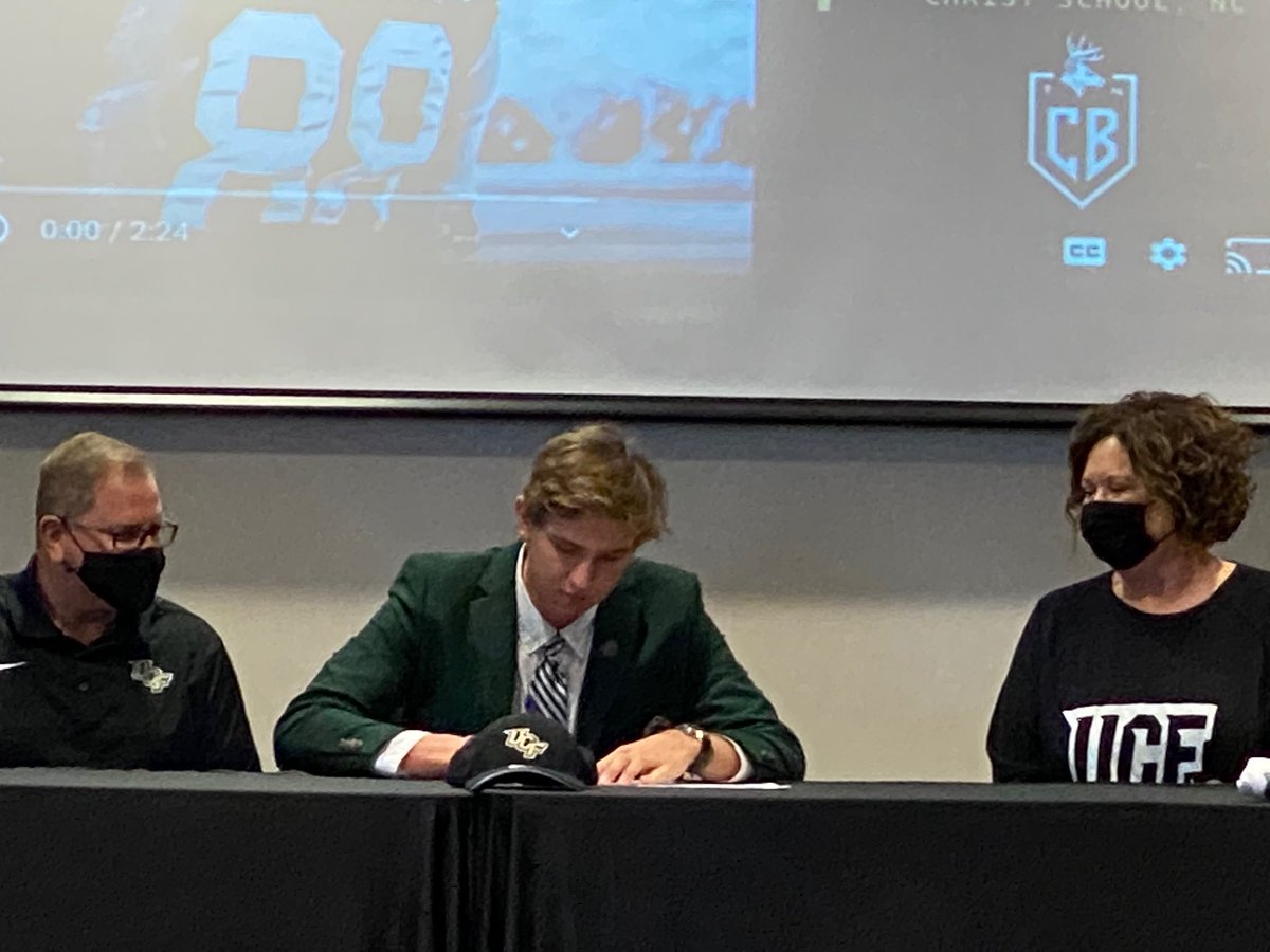 greeniesports's tweet photo. It's official! 

Charlie Browder '21 @charliebrowder signed to play college football for Central Florida on Wednesday. 

Congratulations, Charlie! @UCF_Football https://t.co/yhrpzkftsh