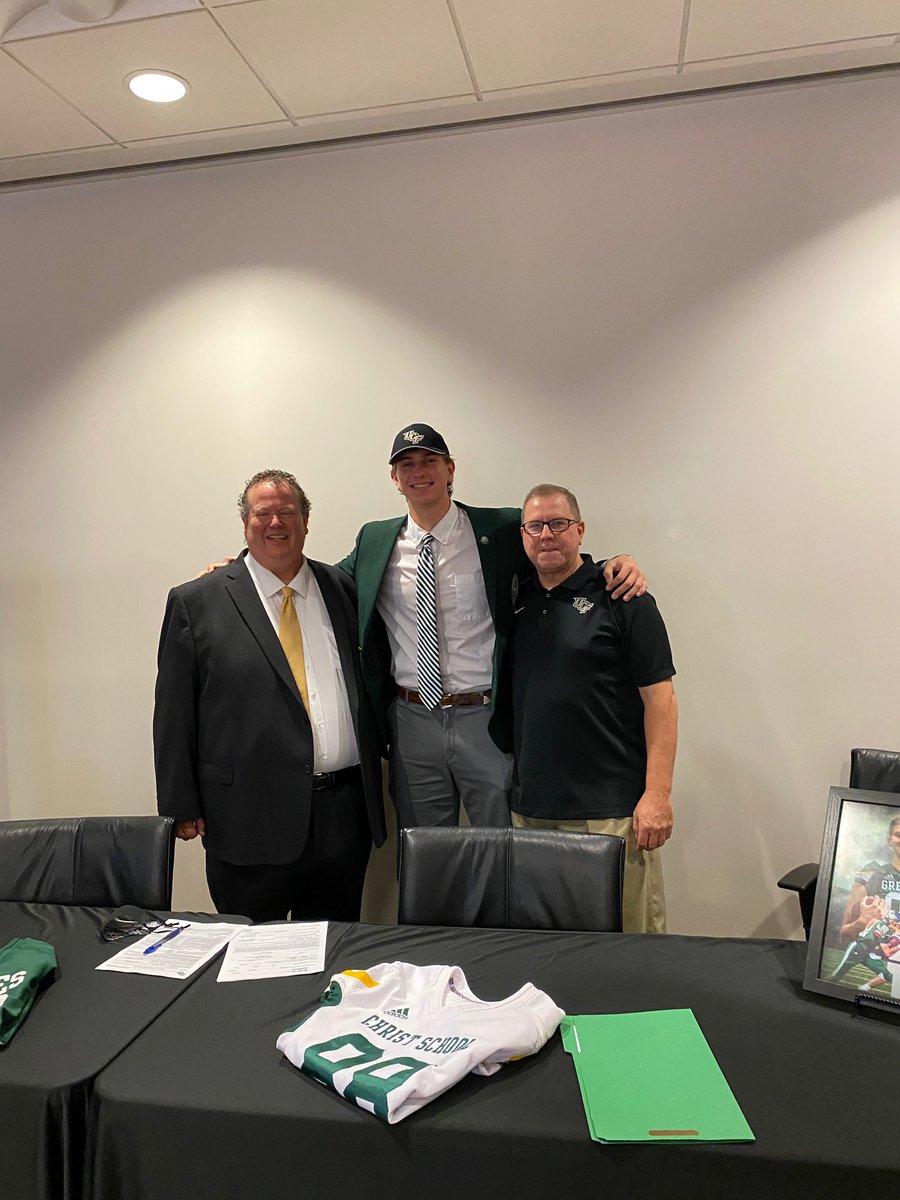 greeniesports's tweet photo. It's official! 

Charlie Browder '21 @charliebrowder signed to play college football for Central Florida on Wednesday. 

Congratulations, Charlie! @UCF_Football https://t.co/yhrpzkftsh