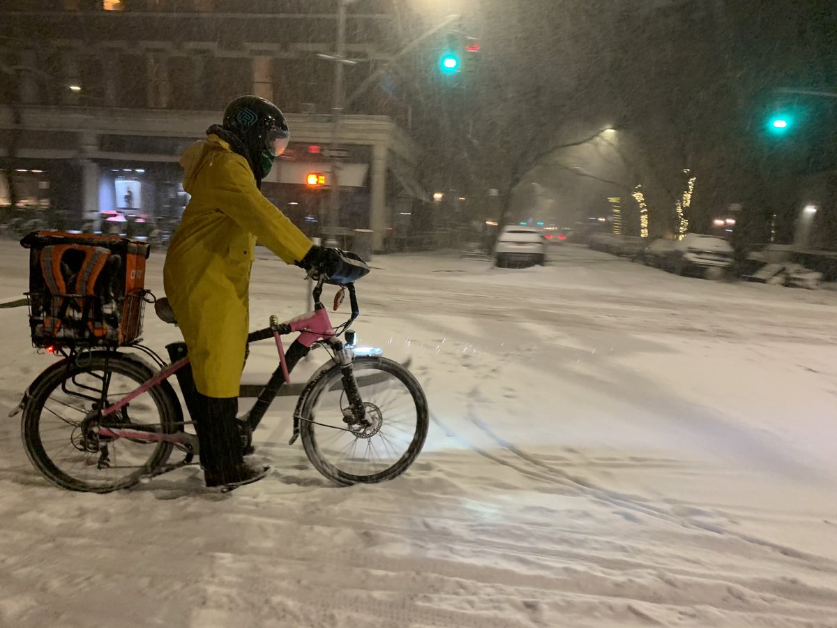 katehinds's tweet image. Tip your delivery people extremely well and in cash tonight