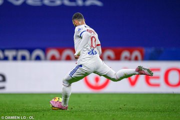 Championnat de France de football LIGUE 1 2020 -2021 - Page 3 EpZY6S2XMAE14VH?format=jpg&name=360x360