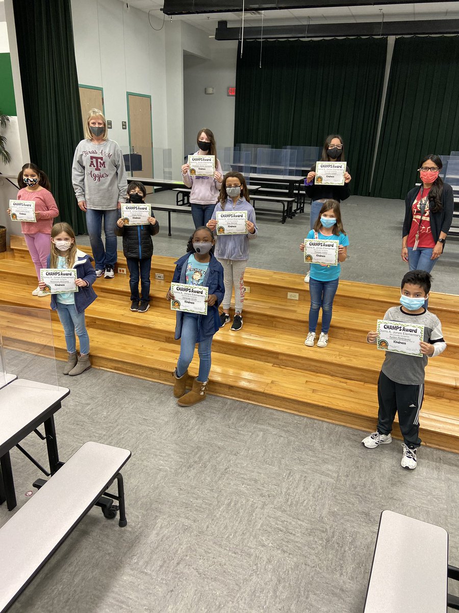 h9counselor's tweet photo. Today we celebrated our Jaguar CHAMPS! These students are courteous, generous and friendly. They do good deeds without thought of reward! 💛💚💛💚 @jonesrisd @ElemCounSELors #seeothers #kindness #leaders https://t.co/yLRCkE6oCO