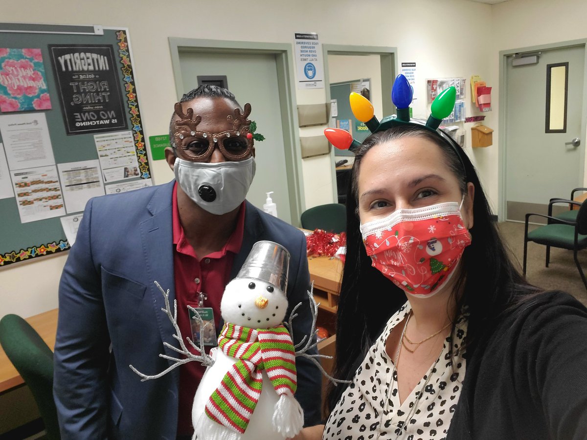 Holiday Spirit Week at @PinesMiddle! It's the most wonderful time of the year. 😃🐆🐾 #GoPanthers