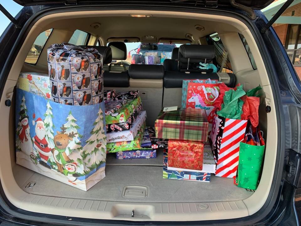 Westwfisd's tweet photo. Thank you Wichita Falls Fit Body Boot Camp!!! We are overwhelmed by your generosity of donated Christmas gifts for some of our students!! Merry Christmas to your staff and clients! What a blessing this is! ❤️🎄💚@WFISDschools https://t.co/38x6TLRnSz
