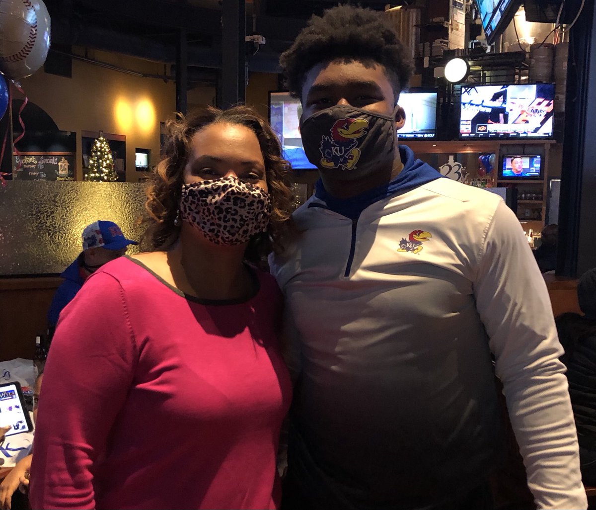 Devin Neal’s big day. #Run21 ⁦<a href="/KU_Football/">Kansas Football</a>⁩ ⁦<a href="/23rdStBrewery/">23rd Street Brewery</a>⁩