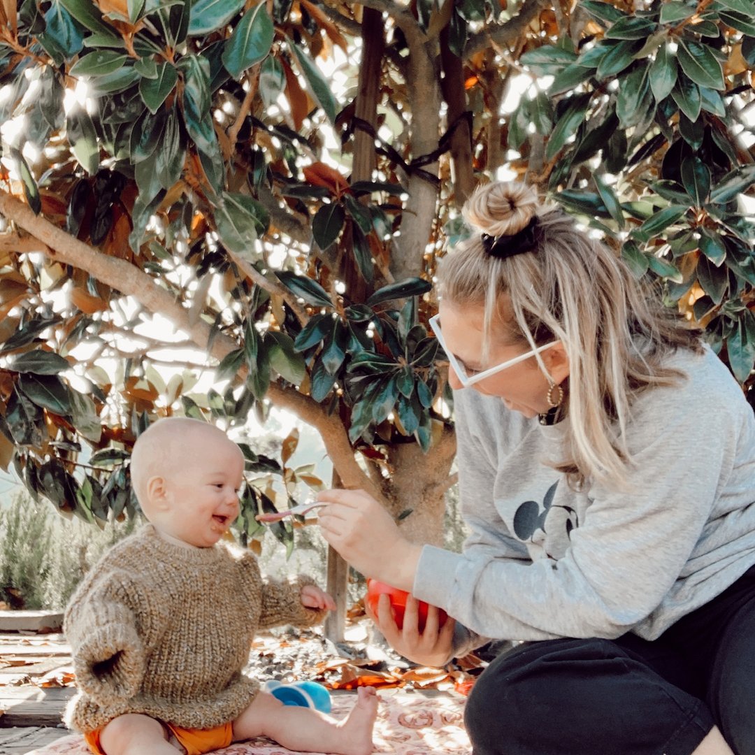 RaisedReal's tweet photo. A little Raised Real al fresco. 
📸 @imallieallieallie #realisperfect #organicfood #babyfood #organicbaby #healthybabyfood #organicbabyfood #realfood #nopreservatives #farmtohighchair #rawfood #rawingredients #madeathome #tinyhuman #vegetarian #veganmom #eatingsolids #toddlerme https://t.co/m1JqiwoVka