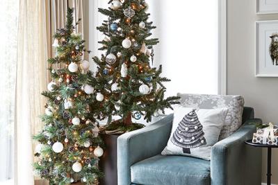 dillingham_team's tweet photo. Forget overboard glitz! A sprinkling of holiday flourishes is all you need to celebrate the season in style. There is nothing quite like the joy of decorating for the holidays. Yet unbridled enthusiasm when decking the halls can som https://t.co/6ZxjFC6DHH https://t.co/YK6WMKM2RX