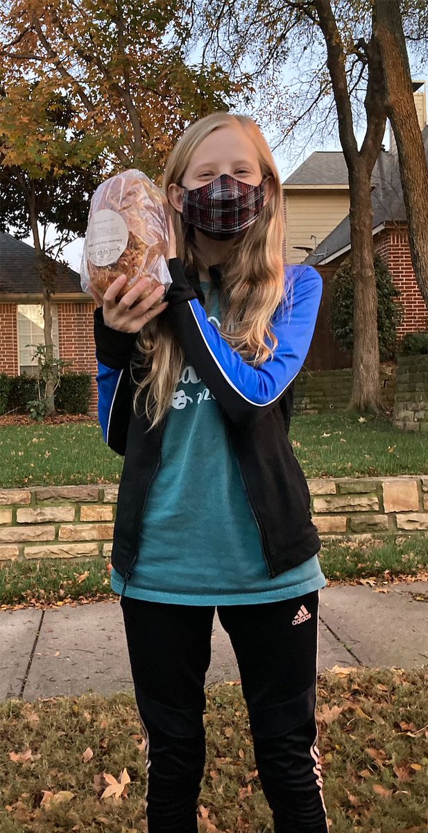 SarahM_nthc's tweet photo. I loved participating in @AbbyT_nthc's kindness contest by dropping off bread at people's houses! #liftingothers @LydiaC_nthc @GraceR_NTHC @RileyD_NTHC @RussS_nthc_ @AISHAH1_NTHC https://t.co/VatP2DMFA5