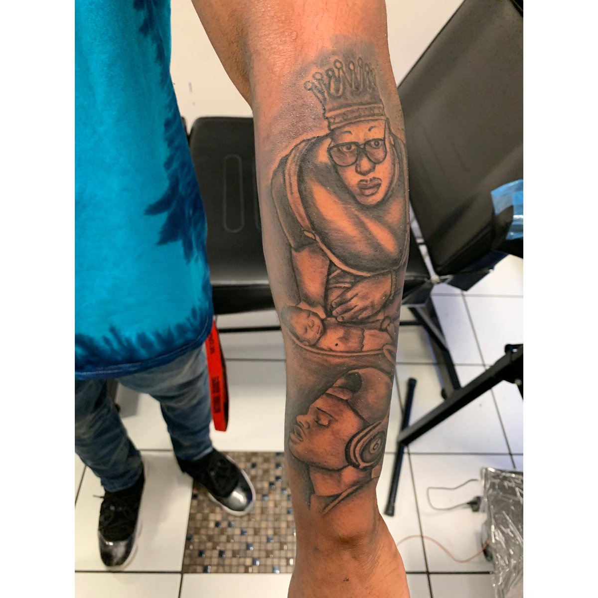 Clj_1's tweet photo. #LLZAE AND #RIPGRANDAD. Ima forever scream yall name. https://t.co/dBolTvaYC2