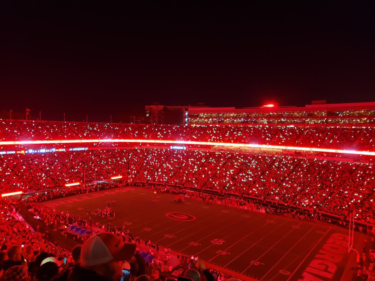 Wow!! BEYOND blessed to receive an offer from The University of Georgia🐶❤️...#GoDawgs🐶🖤 <a href="/DellMcGee/">Dell McGee</a> <a href="/KirbySmartUGA/">Coach Kirby Smart</a> <a href="/RecruitGeorgia/">Recruit Georgia</a> <a href="/NCWarriorsFB/">North Cobb Warriors Football</a> <a href="/ChadSimmons_/">ChadSimmons</a> @Mansell247