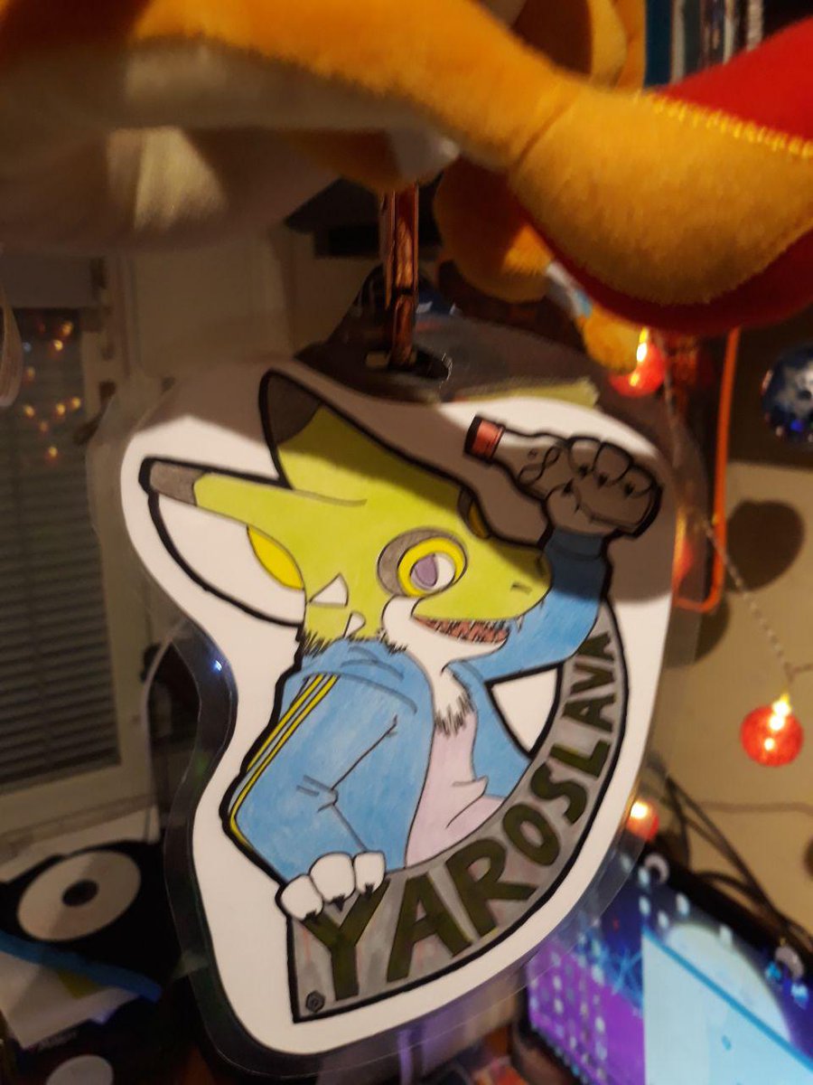 vronkan's tweet photo. Another badge i have made, the 1st one i made and am quite with it. ^^ https://t.co/oZvnmywd2L
