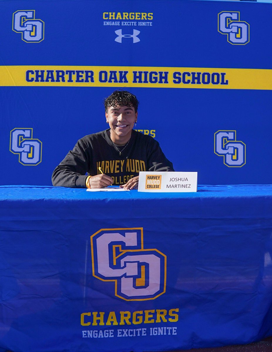 JM4207's tweet image. Excited to announce that I have committed and signed to Harvey-Mudd College!! I will be competing in both Football and Track on the CMS team and I’m excited for this opportunity to play at an elite academic school!! @CoachSweeney22 @CMSStagsFB @COHSFootball
