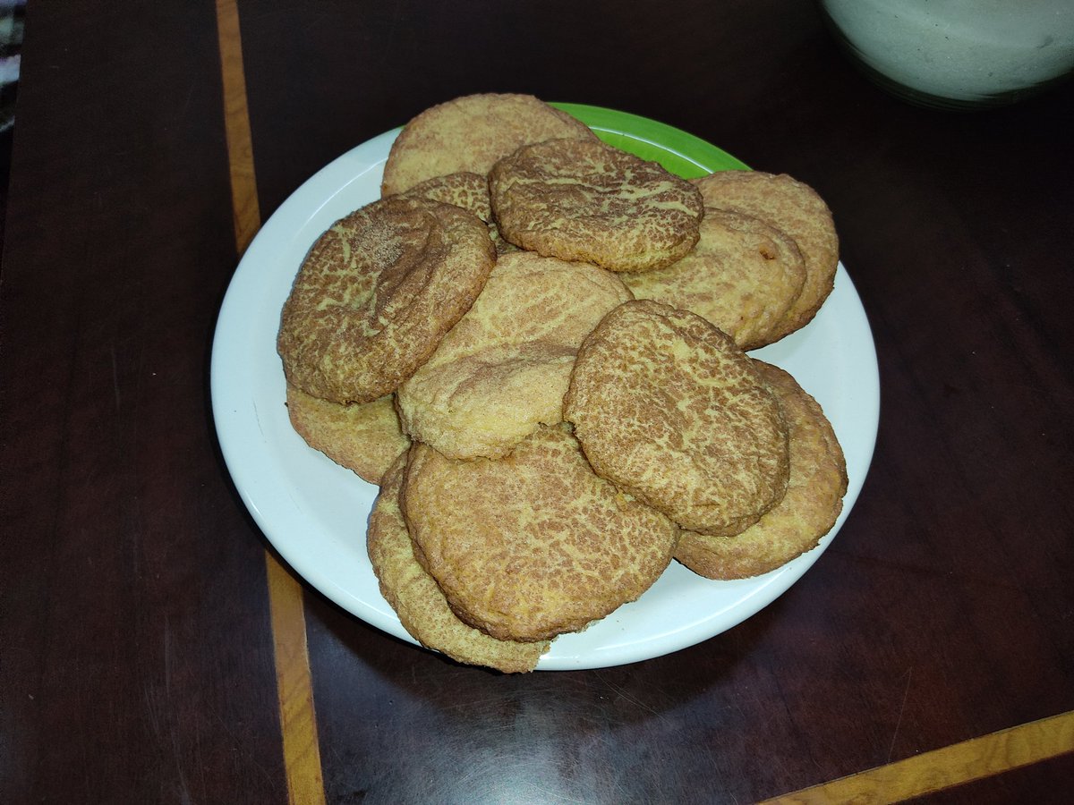 balbss's tweet photo. Cookies de pão de mel pq não tinha essência de baunilha https://t.co/22kVkJj0O1