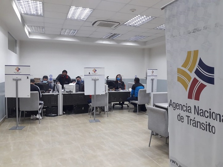 [𝗕𝗢𝗟𝗘𝗧𝗜́𝗡] #ANT y <a href="/SRIoficialEc/">SRI Ecuador</a> exponen fechas y horarios de atención por el cierre del ejercicio fiscal 2020 y apertura del 2021.
Leer más ➡️ bit.ly/3nqwnYl