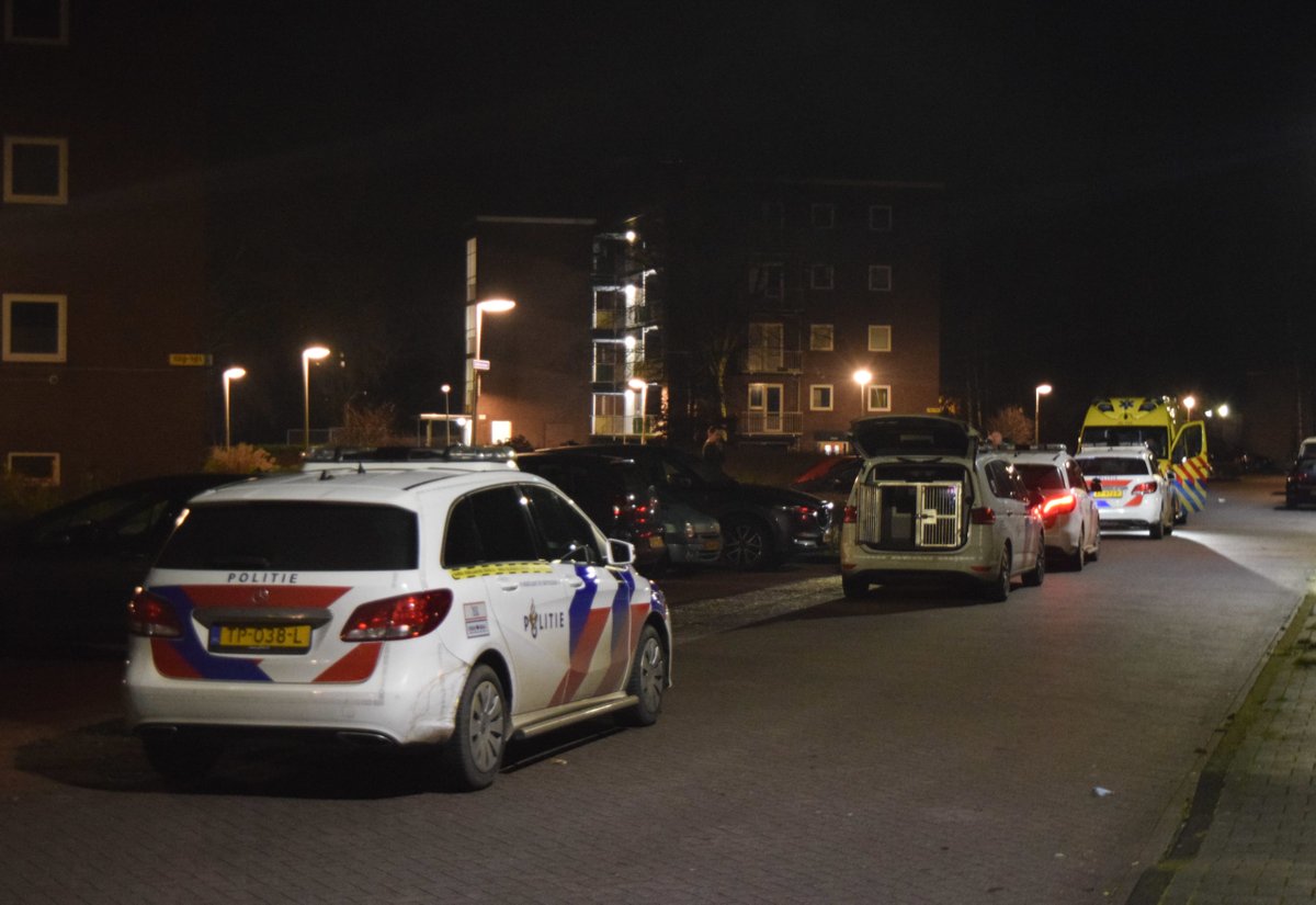 Bewoner flat appartement gewond bij mogelijke woning overval -..