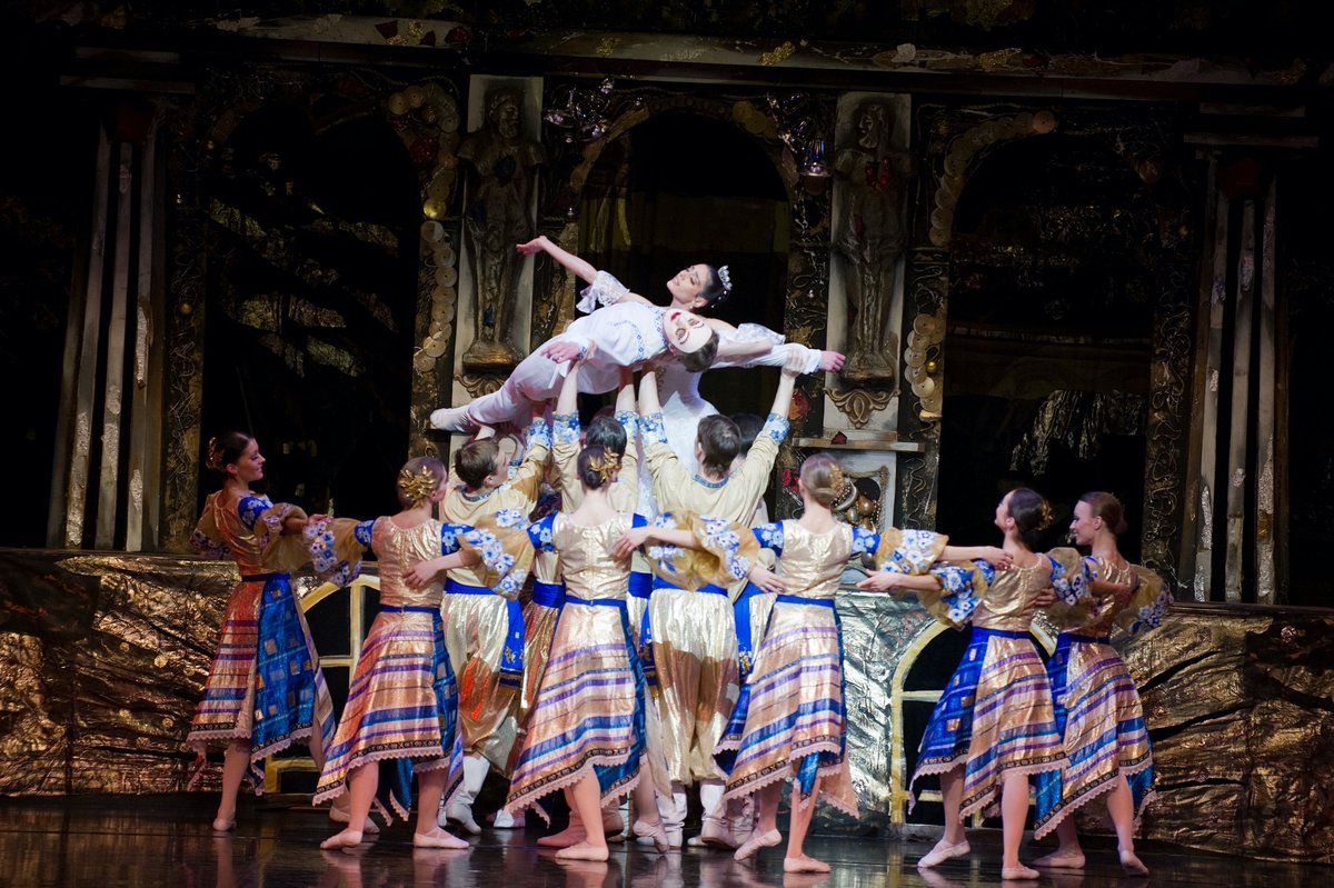 ShumkaDancers's tweet image. This year to celebrate the Holiday season, we’re sharing 10 years of Nutcracker memories! 🎄

We’re kicking things off with some pictures from our 2012 performance of Clara’s Dream at the Northern Alberta Jubilee Auditorium!