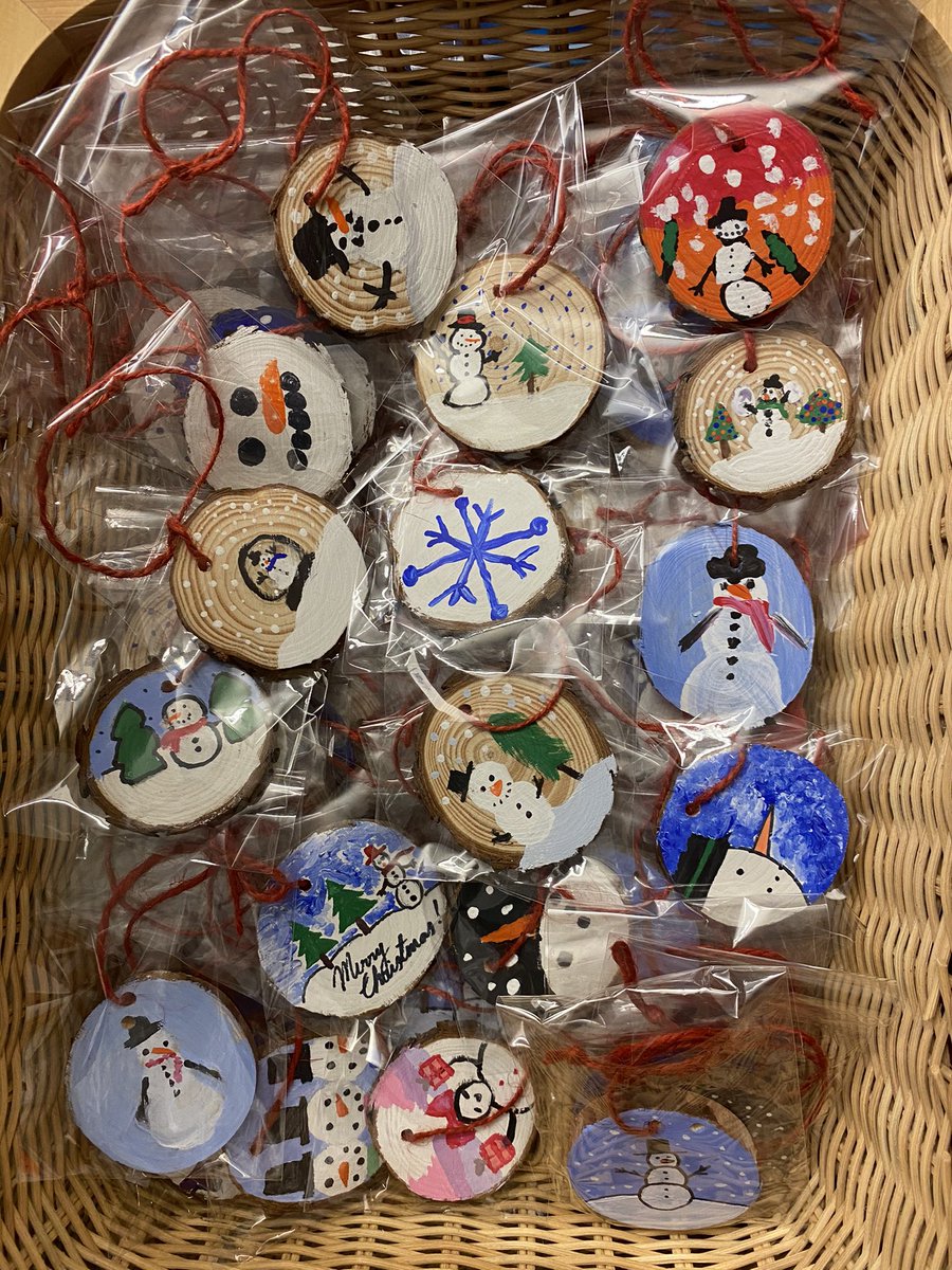 25 amazing kids in our Art Club created these lovely 50 wood ornaments to gift the Grandfriends at Westminster House♥️  #sharingloveandcreativity #artclubkits #createathome  #grade6and7s #spreadingjoytothosewhoarelonely #rayshepherd #sd36learn