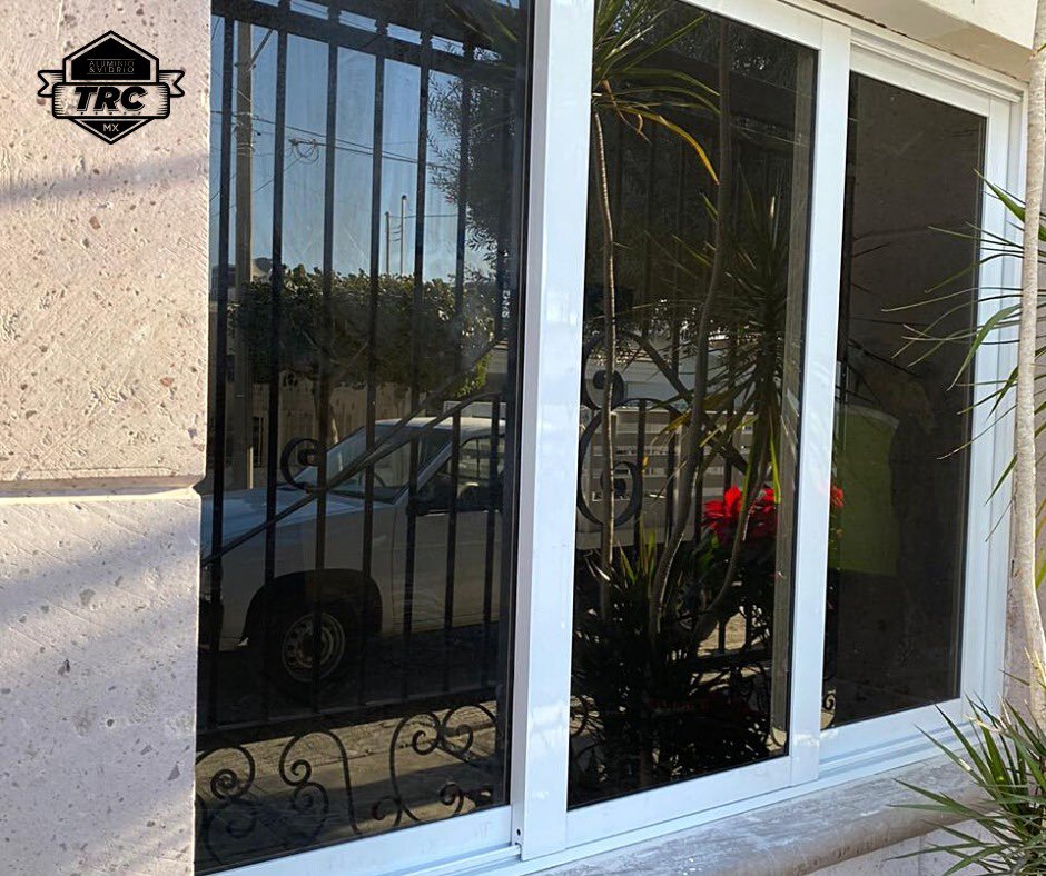 ayvtrcperez's tweet photo. A L U M I N I O // perdura contigo a través de los años > Ventanas residenciales • Serie 70 Eurovent &amp; Vidrio Bronce 

#ventanas #ventanasdesueño #ventanasdealuminio #ventanasaluminio #eurovent #vidrio #trc #torreon #mexico #arquitectura #arq #arquitecturaydiseño #arquitecturamx https://t.co/5Ty6cg8HU2