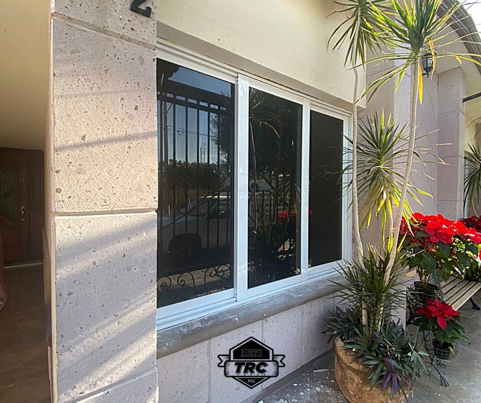 ayvtrcperez's tweet photo. A L U M I N I O // perdura contigo a través de los años > Ventanas residenciales • Serie 70 Eurovent &amp; Vidrio Bronce 

#ventanas #ventanasdesueño #ventanasdealuminio #ventanasaluminio #eurovent #vidrio #trc #torreon #mexico #arquitectura #arq #arquitecturaydiseño #arquitecturamx https://t.co/5Ty6cg8HU2