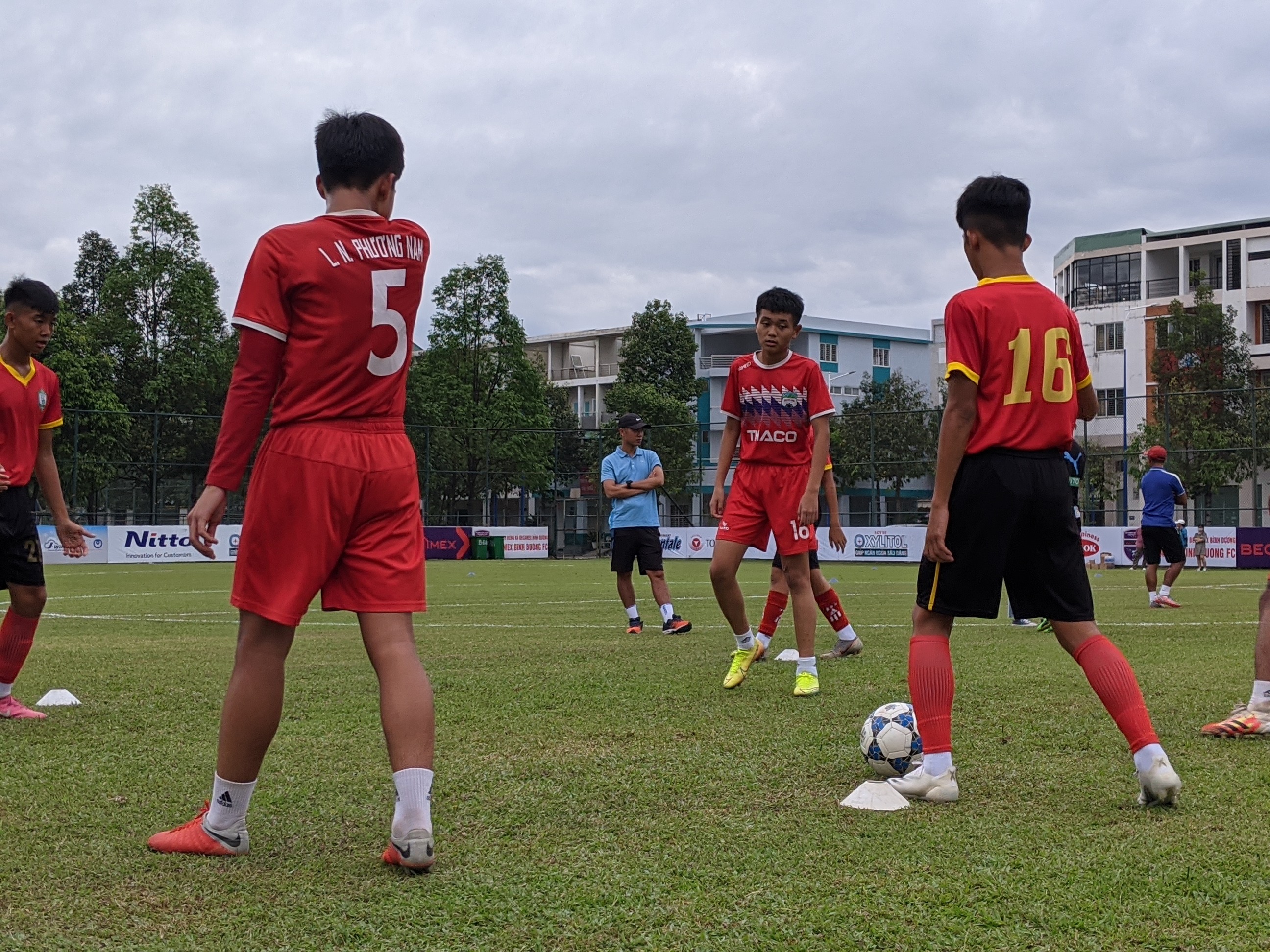川崎フロンターレ ベトナム 川崎フロンターレがベトナムで開催する第3回 ベトナム日本国際ユースカップu 13 今年は フロンターレがベトナムでセレクションした在ベトナムのu 13の選手で構成された 川崎フロンターレドリームチーム が大会に特別参加