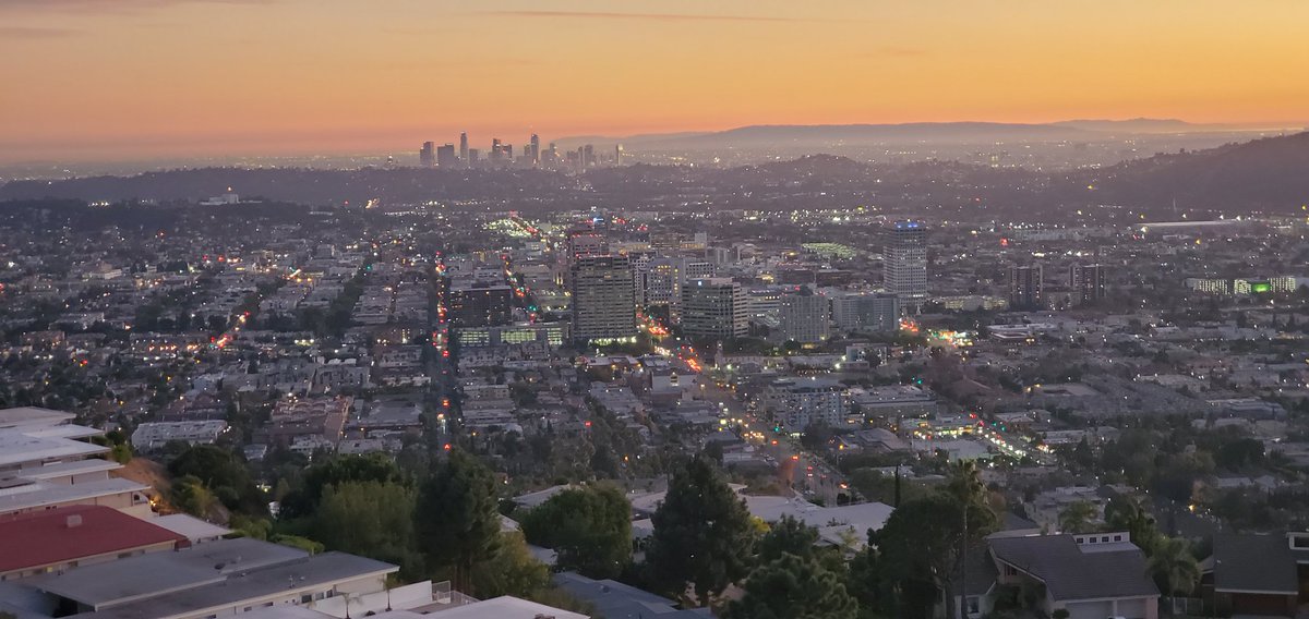 My city. What is happening to you 😔
#losangeles #valley #DTLA