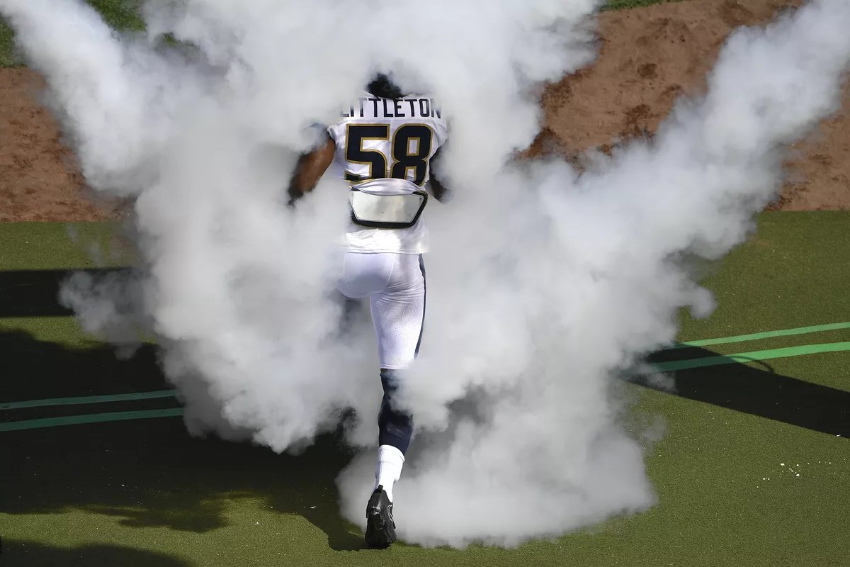 GridWeekly's tweet image. 🚨💰Extension Alert💰🚨

Mo Money No Problems - Vegas Money Strong!

The Raiders have extended Patrick Peterson, Cory Littleton, Trent Brown, Rodney Hudson and Maxx Crosby in recent weeks!!

The club has paid out nearly $190MM in extensions to lock up core pieces!!

@GridMBL #GWW