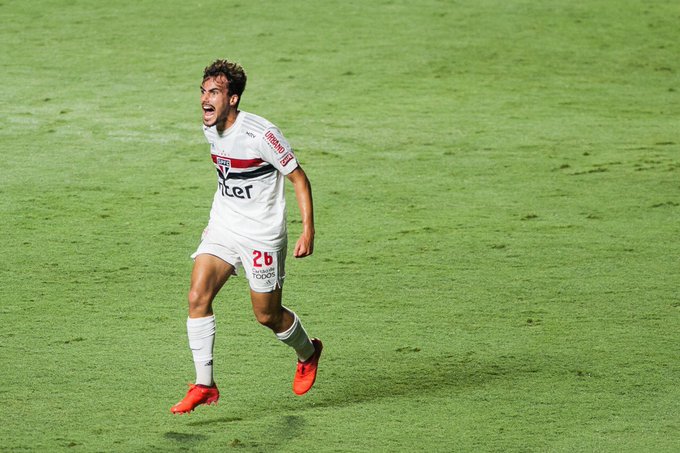 EpZwHDeWwAEiHhE?format=jpg&name=small