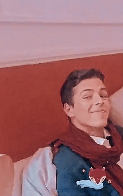 FCOSimonHempe's tweet photo. 📢 || ¡CONFIRMADO! 
El 9 de enero de 2021 empezarán las funciones presenciales de “El regreso del Joven Príncipe” en el Teatro Lola Membrives y Simón será el protagonista 🤴🏻✨🎭 https://t.co/ax77l1HXhX