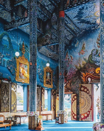 WorldJuanderer's tweet photo. Combining contemporary Buddhist art and an almost psychedelic design, the Blue Temple in Chiang Rai is an otherworldly escape into the core tenets of Thai faith. Built only in 2016, its ceilings and walls are covered with intricate artistries. https://t.co/KMTosg2MGJ