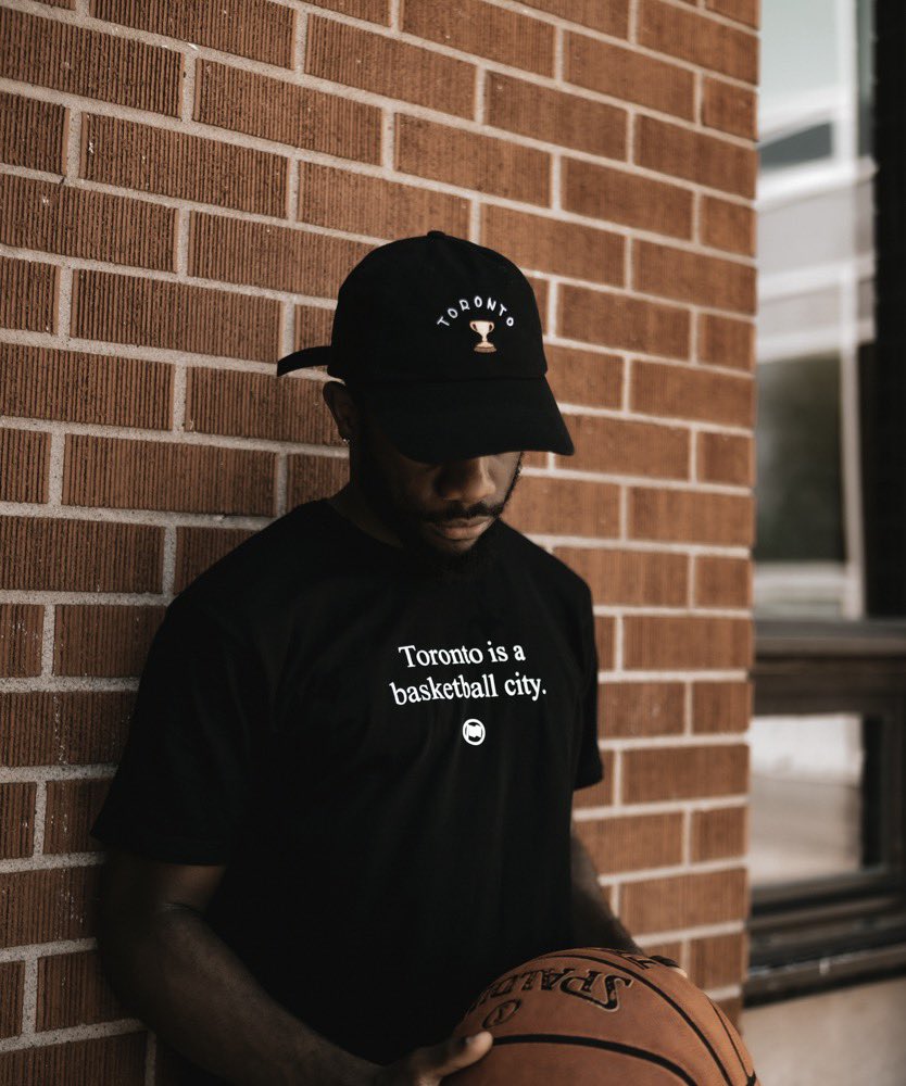 LOYALbaseball's tweet photo. 🚨 HOLIDAY SALE!

Get 20% off and FREE shipping with code SAVE20 for a limited time.

Shop https://t.co/jtav8LlqhR https://t.co/lgS2zxEHNt