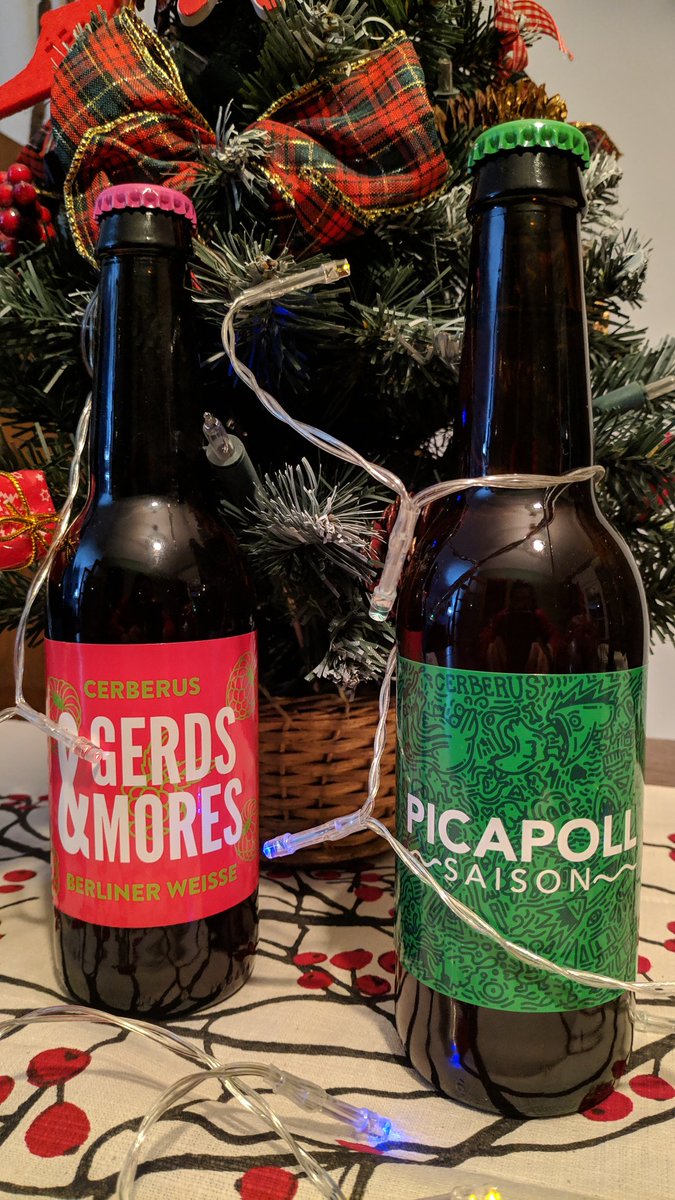 SCACerberus's tweet photo. Bon Nadal i bones festes de part de tot l'equip de Cerberus.
 
Que no us falti una bona cervesa artesana a taula aquests dies!

Salut i cervesa artesana! https://t.co/m38KIB3cMI