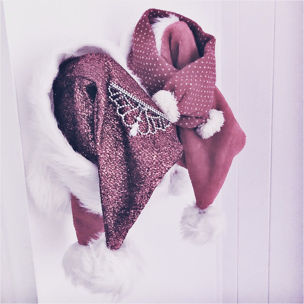 Hang up your hats on 2020...Sending wishes of #peaceloveandjoy to all. And big thanks to anyone who has supported me this year x🥂x 

#hangupyourhats #christmaswishes #thanksforyoursupport #bigthanks #smallindiebiz #smalljewellerybusiness #HappyChristmasEve #TakeCare x