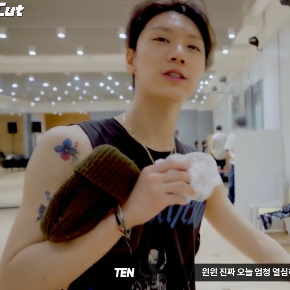 สไบ;♡*. tweet media