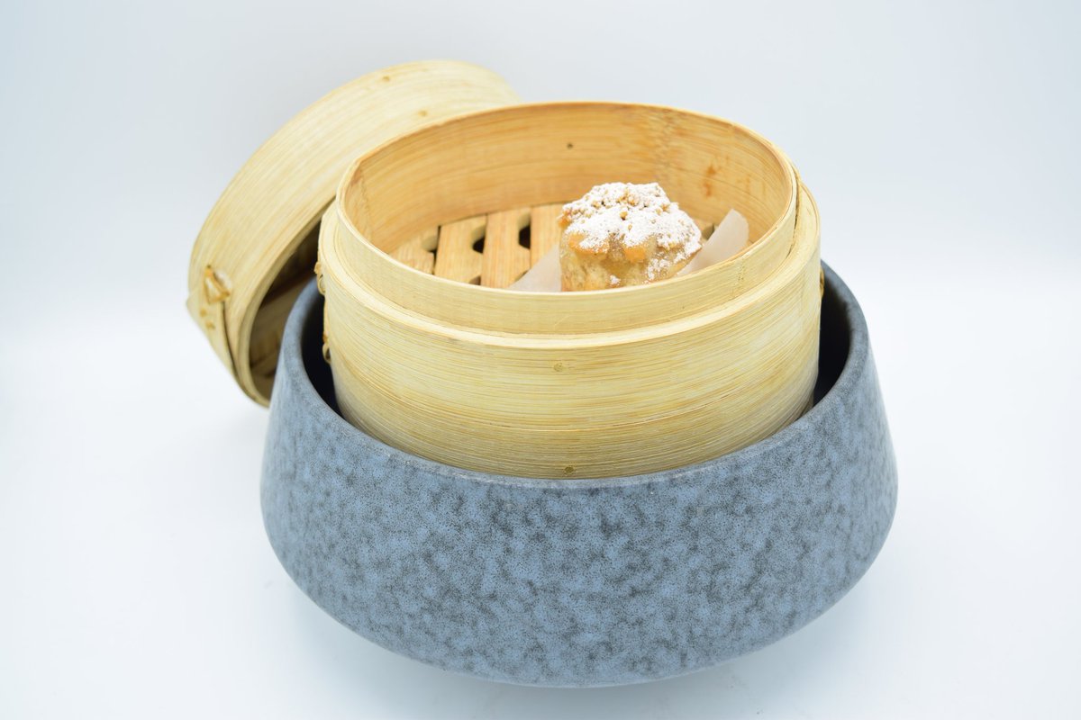 lmgastronomia's tweet photo. #MONTONICO
#Crema #Fermentada de
#LechedeCabra , #Polen y
#Láminas de #Merengue #Seco
#Home #Peixe
#Chula #Crujiente de
#Manzana #Caramelizada
#LomodeVaca #Cocinado en
#Arcilla , #Requeixo y
#Jugo #Cortado de #Berros
#PepeVieira
#XoséTorresCannas https://t.co/eYrZBL6G8h