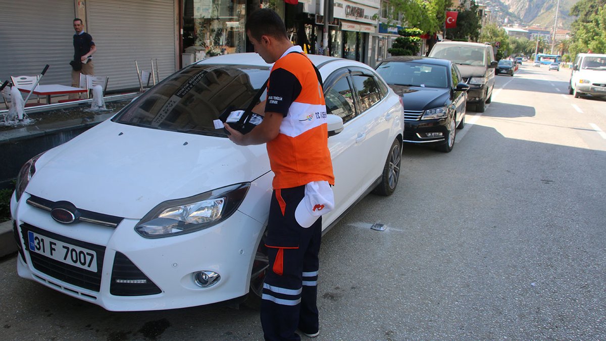 TBMM HBB ‘NİN OTOPARK İŞLETMESİNE DUR DEDİ…
TBMM'de kabul edilen yasayla otopark yapma ve işletme hakkı büyükşehir belediyelerinden ilçe belediyelerine verildi.