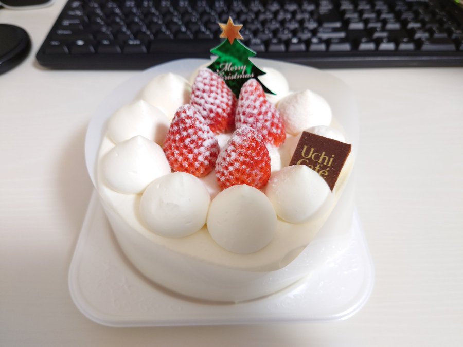 ケーキ４号のサイズ 大きさ は小さい 直径は何センチで何人分か 値段の相場は 1人や2人や3人では多いか サイズ感は モアイライフ More E Life