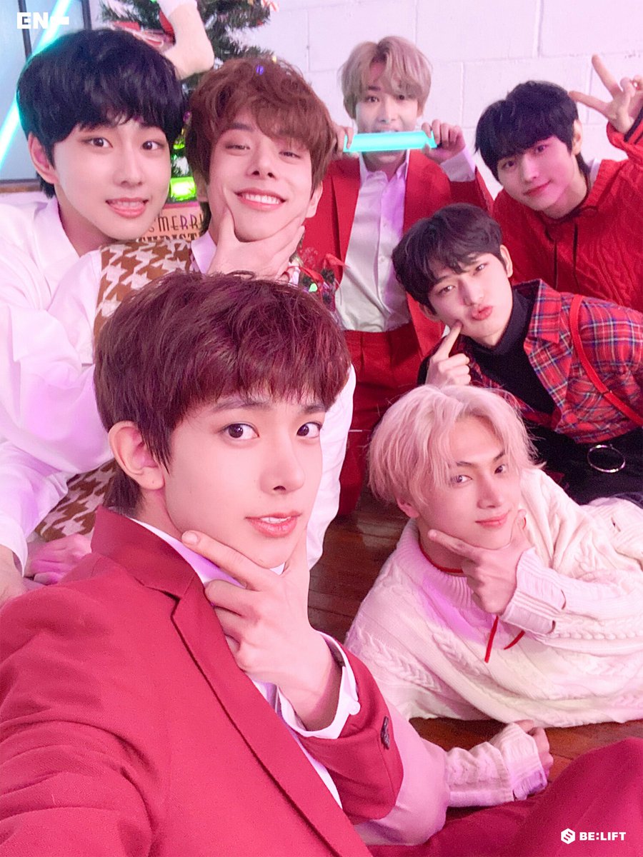 LeeHeeseungArg's tweet photo. [ FOTOS DE NAVER ] 

Engenes Felices Fiestas! 🎉 

#ENHYPEN #HEESEUNG #이희승 #희승
@ENHYPEN_members https://t.co/8LK75pWJUd
