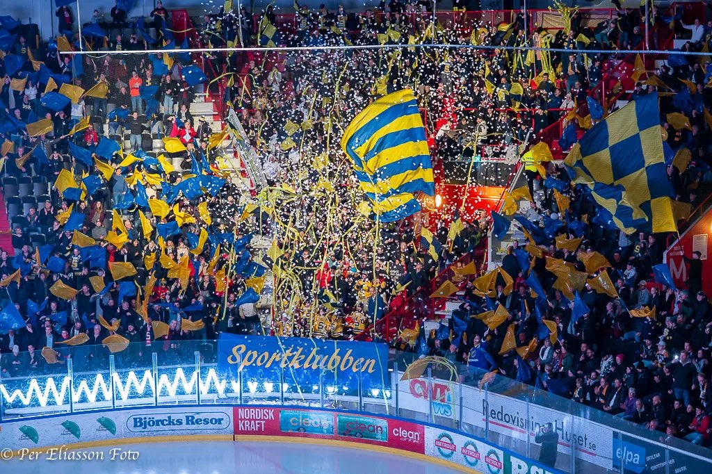 SodertaljeSK's tweet image. God Jul alla SSK:are hemma i stugorna🎁 hoppas alla tar hand om sig och får en fin jul. Ljusare tider kommer, nu gäller det att vi håller ut tillsammans❤️