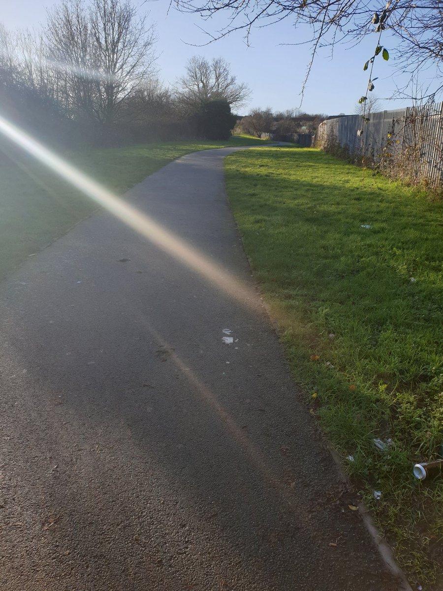 nn_cyclist's tweet photo. Nice cycle lane for Far Cotton. Perfect for shopping at #Tesco. But forget it if you're on a cargo bike, have a trailer, a kid on the back or a trike. Weekly shop by bike? Denied! C'mon, give people a chance to get out of their cars! @CycleNorthants @Cycle_northants #Northampton https://t.co/nzcaNQSEKk
