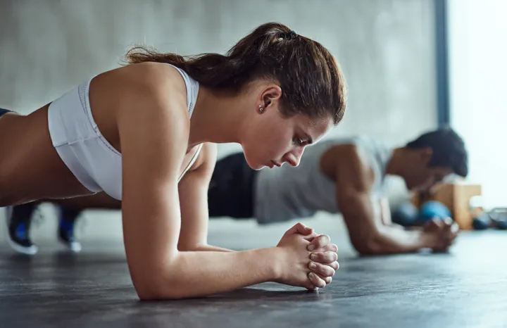 How To Plank Properly: Including Optimum Time, Variations And Common Mistakes https://t.co/w4Qgu49IjE https://t.co/AfZyVK6mEb