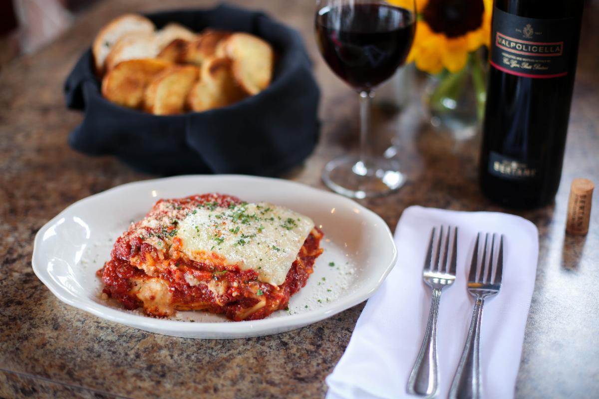 Favazza's Holiday Family Style Meals conta.cc/38zVyl3